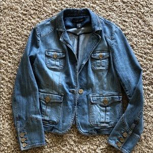 Light denim jean jacket.